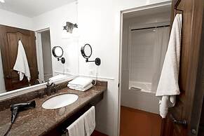 Isla de Flores Hotel