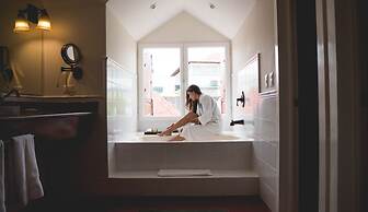 Isla de Flores Hotel