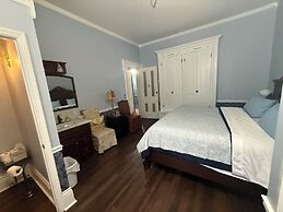 The Gridley Inn B&B