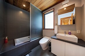 Bluebird Chalets by The Hakuba Collection