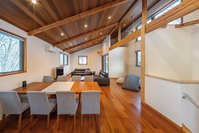 Bluebird Chalets by The Hakuba Collection