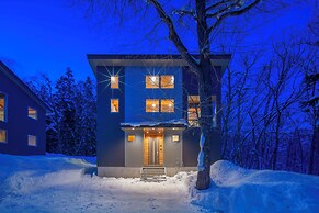 Bluebird Chalets by The Hakuba Collection
