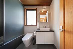 Bluebird Chalets by The Hakuba Collection