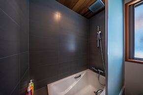 Bluebird Chalets by The Hakuba Collection