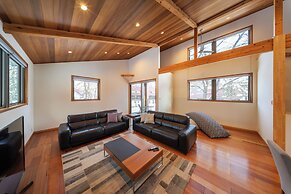 Bluebird Chalets by The Hakuba Collection