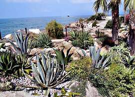 Rododafni Beach Apartments