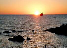 Rododafni Beach Apartments