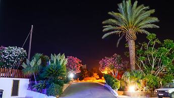 Rododafni Beach Apartments