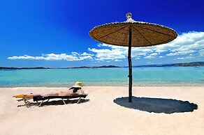 Akrathos Beach Hotel