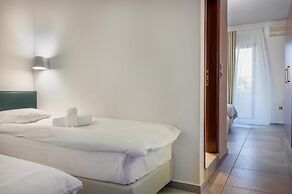 Akrathos Beach Hotel
