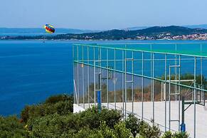 Akrathos Beach Hotel