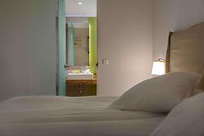 Akrathos Beach Hotel