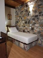 Ataviros Hotel