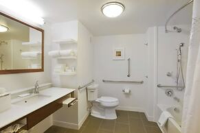 Hampton Inn & Suites Cincinnati / Kenwood