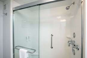 Hampton Inn & Suites Cincinnati / Kenwood