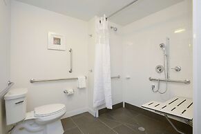 Hampton Inn & Suites Cincinnati / Kenwood