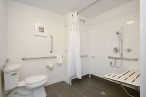 Hampton Inn & Suites Cincinnati / Kenwood