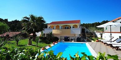 Villa Vanilla with Heated Pool