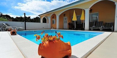 Villa Vanilla with Heated Pool