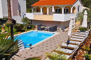 Villa Vanilla with Heated Pool