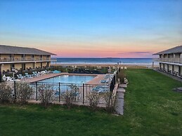 Friendship Oceanfront Suites