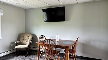 Colonial Valley Motel