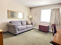 Colonial Valley Motel