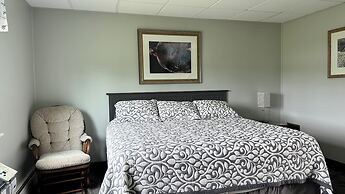 Colonial Valley Motel