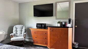 Colonial Valley Motel