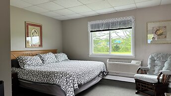 Colonial Valley Motel