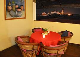 Hotel Los Balcones Leon