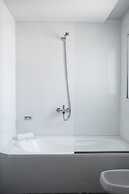 Urbanica The Libertador Hotel