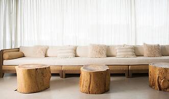 Urbanica The Libertador Hotel