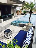 Urbanica The Libertador Hotel