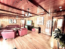 4BR, 4BA House Beach, Entertainment, Nightlife