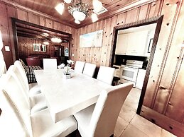 4BR, 4BA House Beach, Entertainment, Nightlife