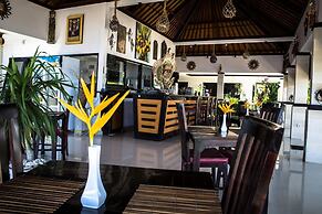 Kelapa Lovina Beach Villas