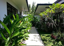 Kelapa Lovina Beach Villas