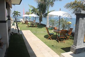 Kelapa Lovina Beach Villas
