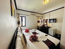 Thatsaphone Hotel
