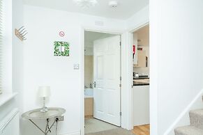 Bath Breaks Apartments