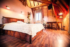 Les Ecuries de la Tour