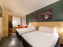 ibis Queretaro