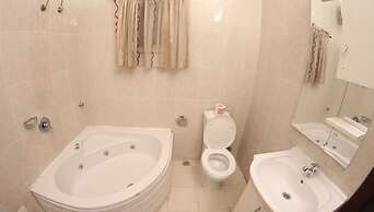 Residency Hotel Leophine House