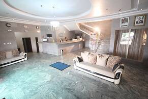 Residency Hotel Leophine House