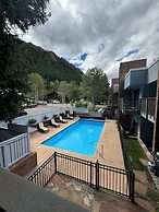 Shadow Mountain Lodge