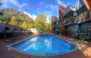 Shadow Mountain Lodge