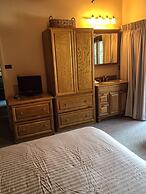 Shadow Mountain Lodge