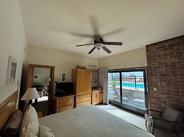 Shadow Mountain Lodge