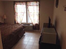 Misquamicut Beach Front Inn